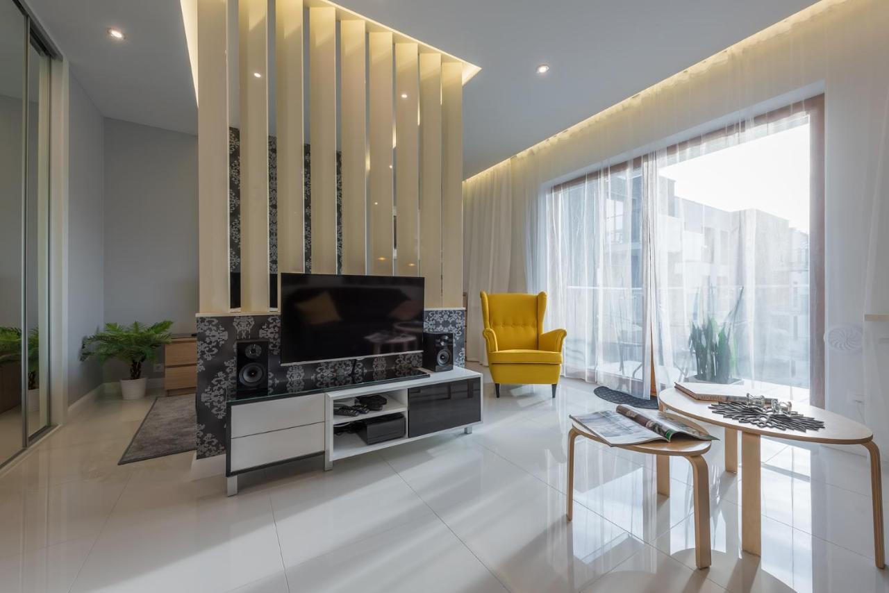Apartment White Pearl